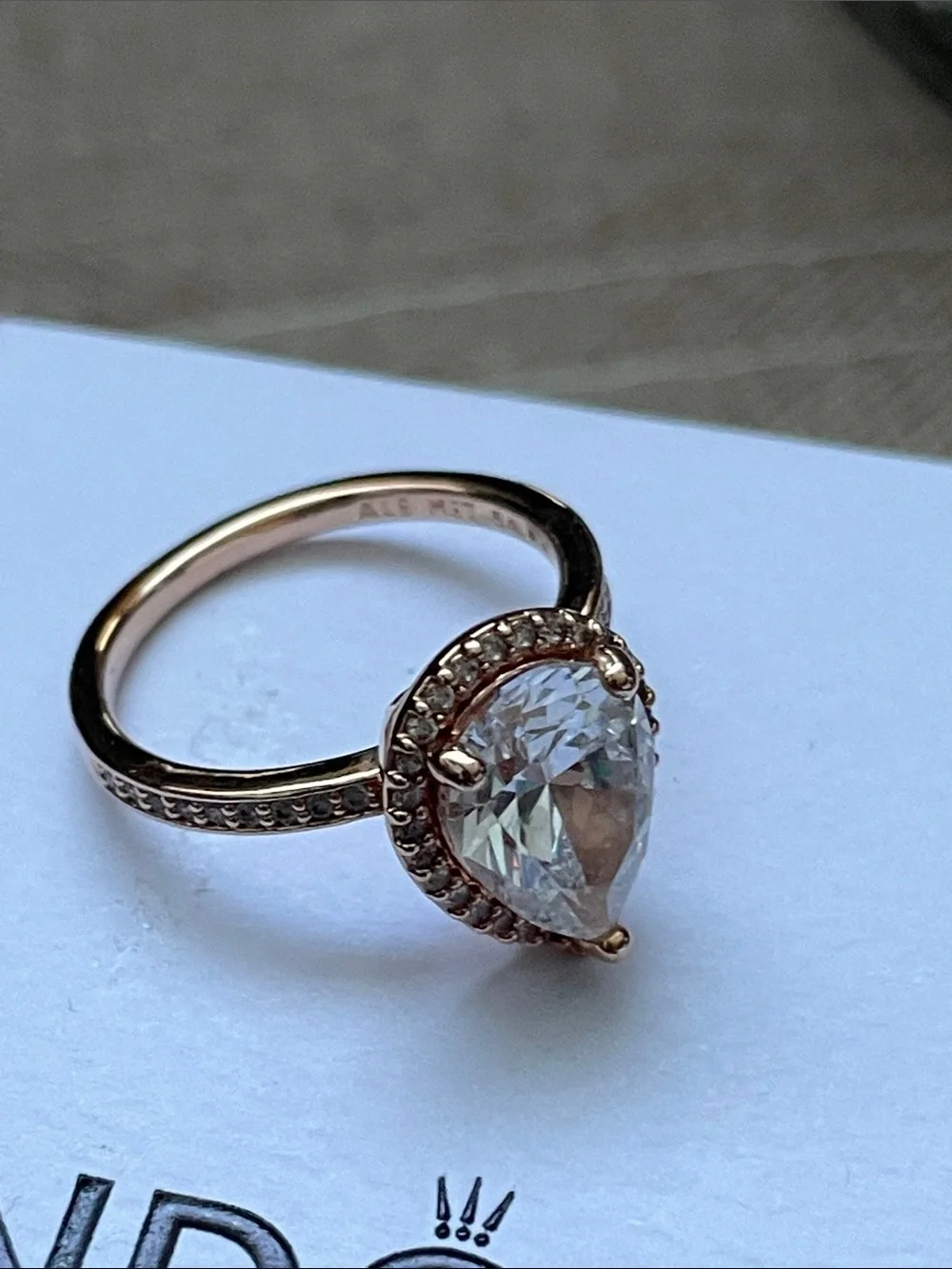 ✨Pandora Rose Gold Sparkling Teardrop Halo Halo Ring ✨ Size 7.5 LIKE NEW